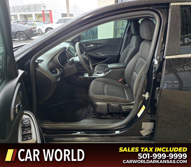 Chevrolet Malibu Vehicle Full-screen Gallery Image 8