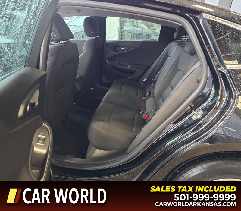 Chevrolet Malibu Vehicle Full-screen Gallery Image 10