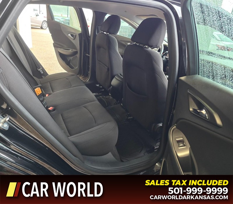 Chevrolet Malibu Vehicle Full-screen Gallery Image 12