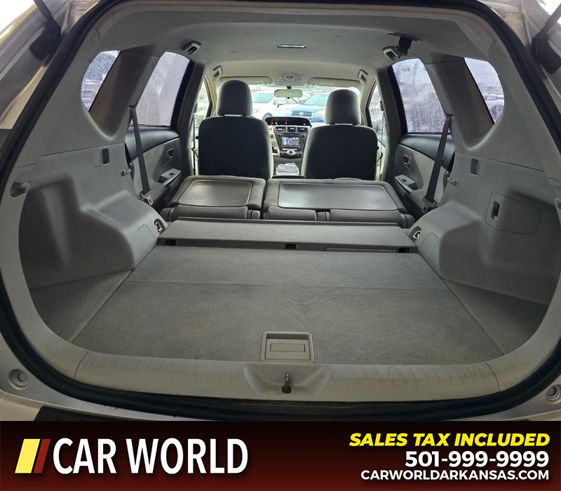 Toyota Prius V Vehicle Full-screen Gallery Image 14