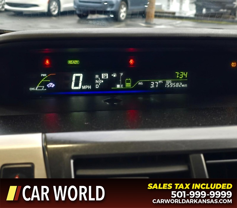 Toyota Prius V Vehicle Full-screen Gallery Image 17