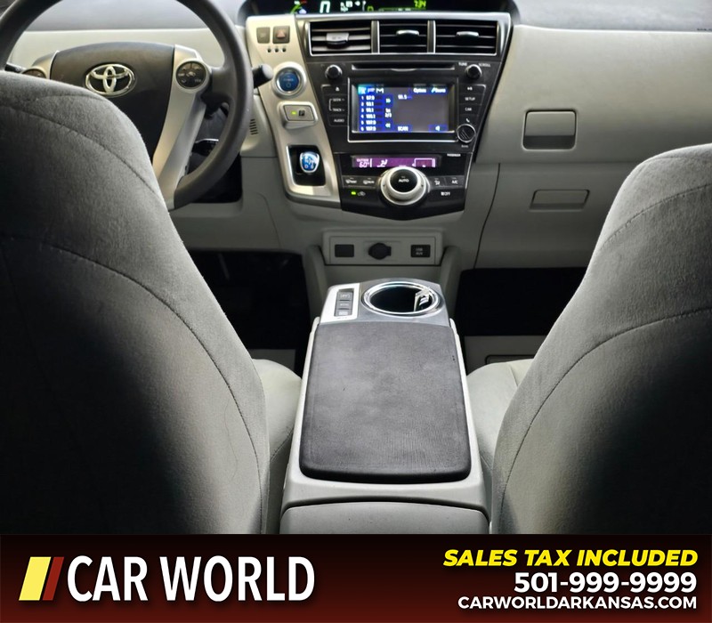 Toyota Prius V Vehicle Full-screen Gallery Image 18