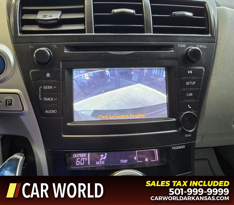 Toyota Prius V Vehicle Full-screen Gallery Image 19