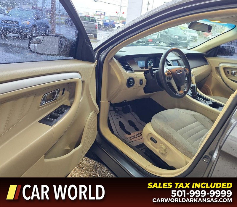 Ford Taurus Vehicle Full-screen Gallery Image 8