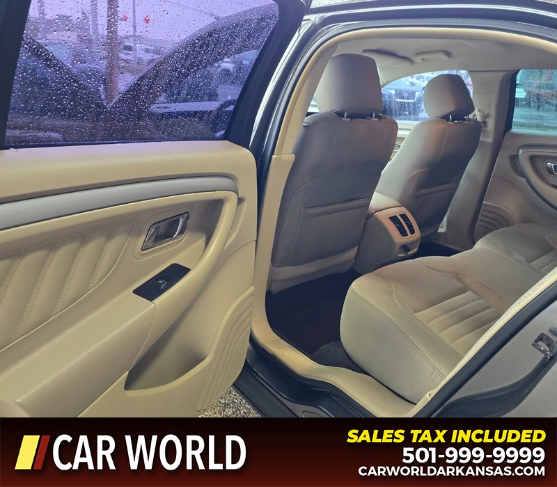 Ford Taurus Vehicle Full-screen Gallery Image 10