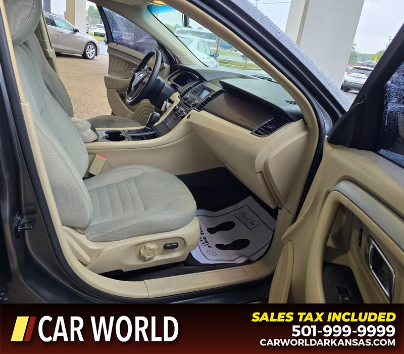 Ford Taurus Vehicle Full-screen Gallery Image 12