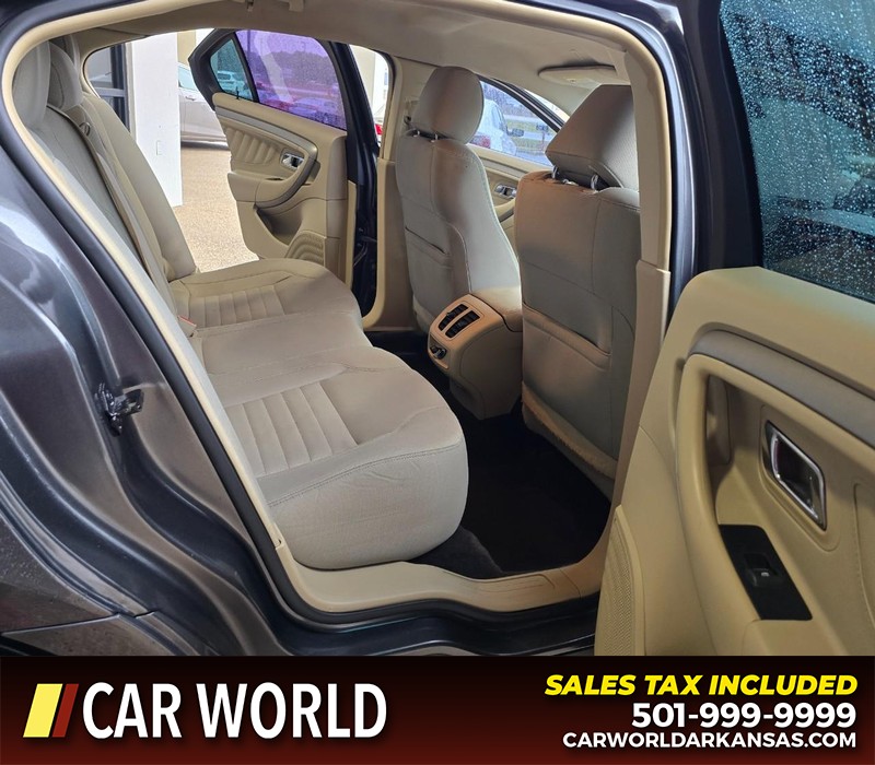 Ford Taurus Vehicle Full-screen Gallery Image 13