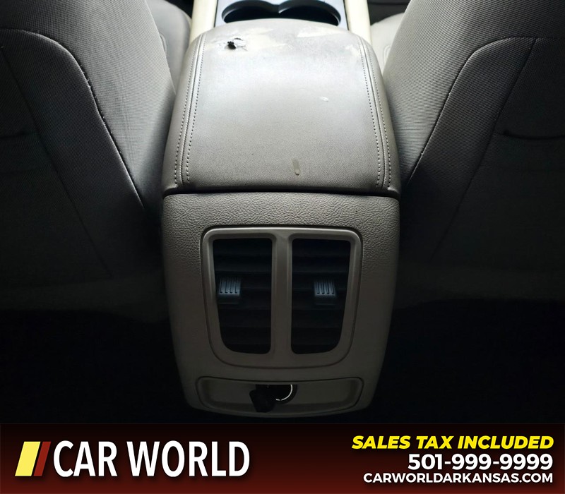 Ford Taurus Vehicle Full-screen Gallery Image 20