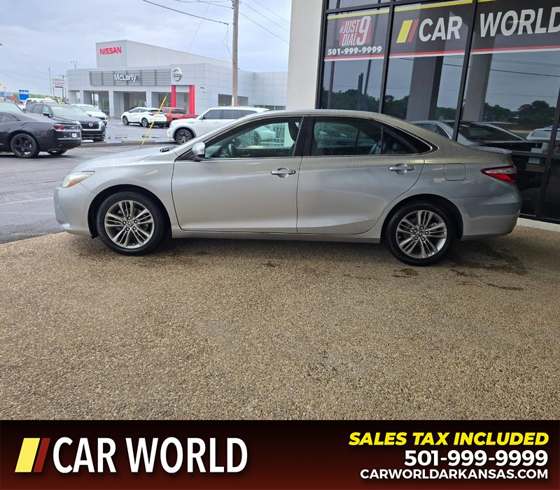 Toyota Camry Vehicle Full-screen Gallery Image 4