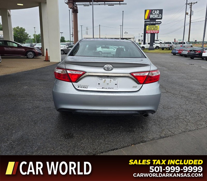 Toyota Camry Vehicle Full-screen Gallery Image 5