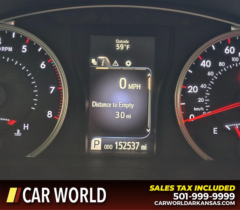 Toyota Camry Vehicle Full-screen Gallery Image 16