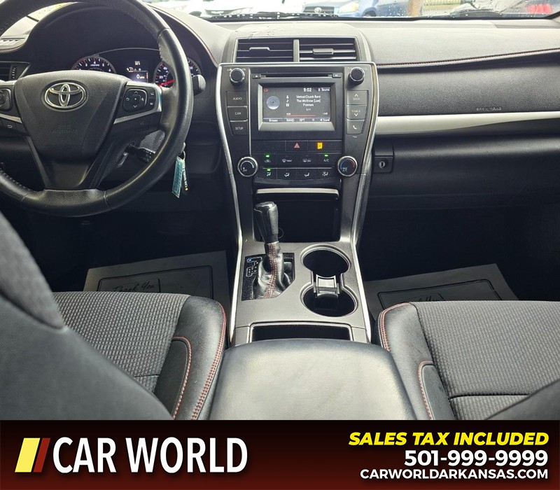 Toyota Camry Vehicle Full-screen Gallery Image 18