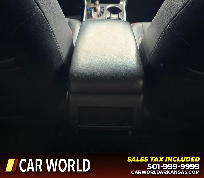 Toyota Camry Vehicle Full-screen Gallery Image 19