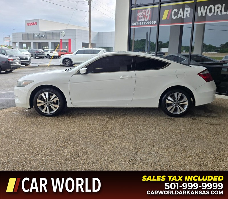 Honda Accord Coupe Vehicle Full-screen Gallery Image 4