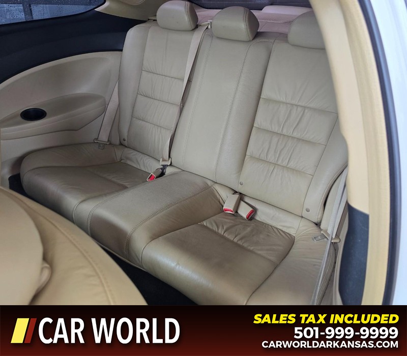 Honda Accord Coupe Vehicle Full-screen Gallery Image 9