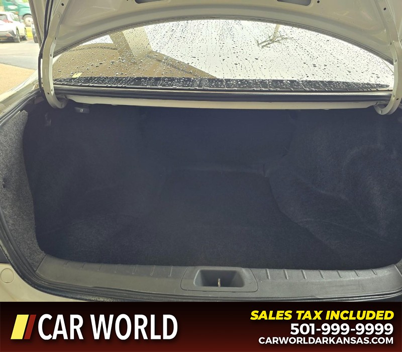 Honda Accord Coupe Vehicle Full-screen Gallery Image 12