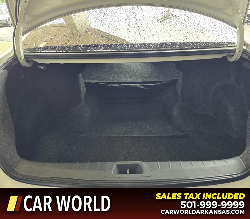 Honda Accord Coupe Vehicle Full-screen Gallery Image 13