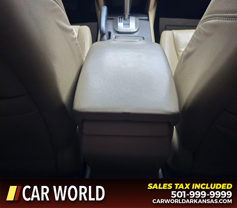 Honda Accord Coupe Vehicle Full-screen Gallery Image 18