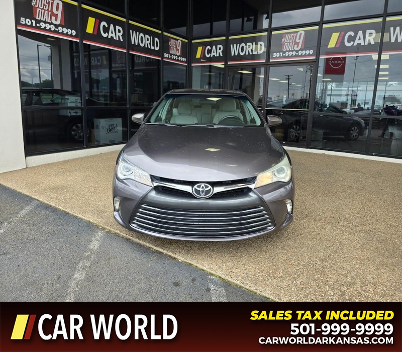 Toyota Camry Vehicle Full-screen Gallery Image 2