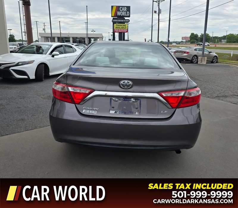 Toyota Camry Vehicle Full-screen Gallery Image 5