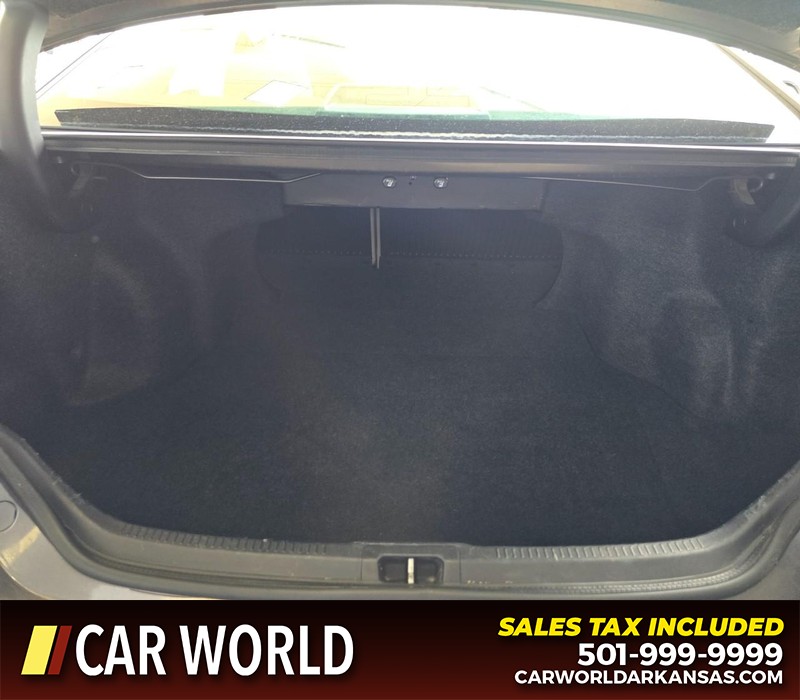 Toyota Camry Vehicle Full-screen Gallery Image 13