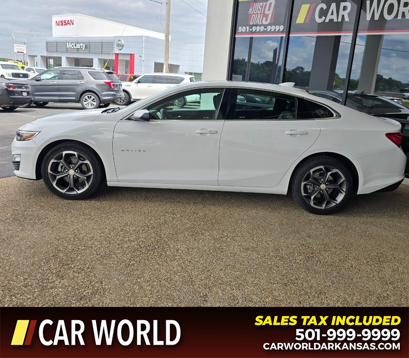 Chevrolet Malibu Vehicle Full-screen Gallery Image 4