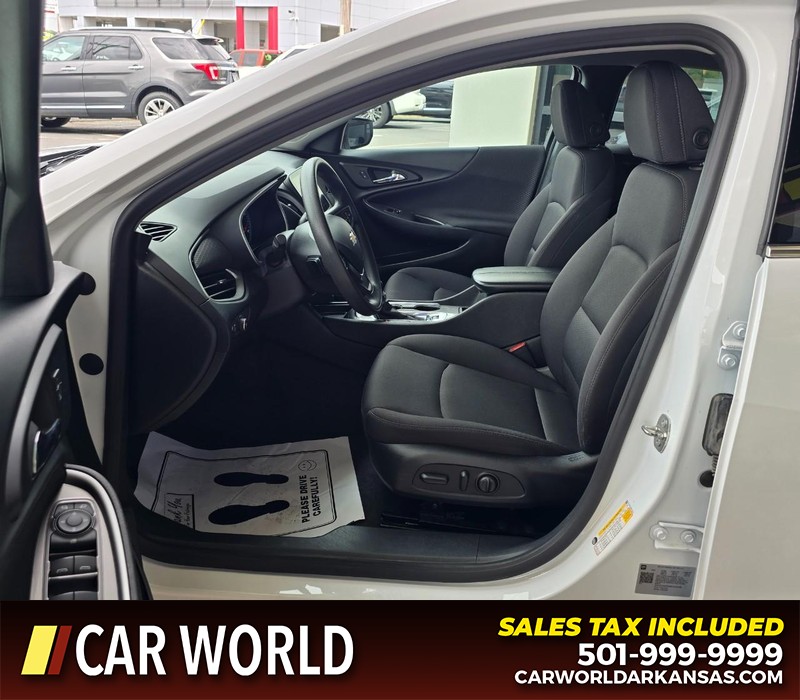 Chevrolet Malibu Vehicle Full-screen Gallery Image 8