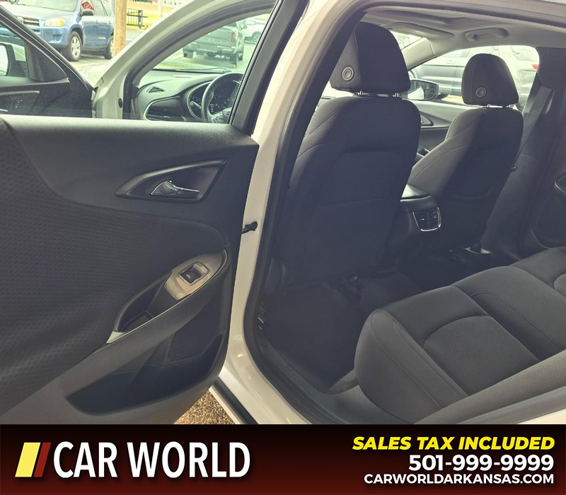 Chevrolet Malibu Vehicle Full-screen Gallery Image 9