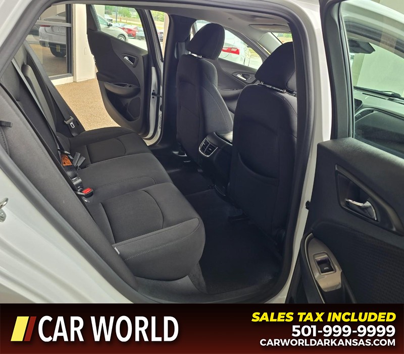 Chevrolet Malibu Vehicle Full-screen Gallery Image 12