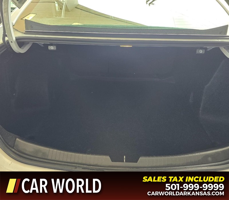 Chevrolet Malibu Vehicle Full-screen Gallery Image 13