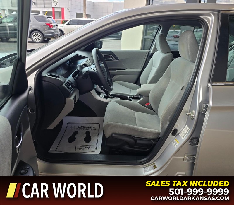 Honda Accord Sedan Vehicle Full-screen Gallery Image 8