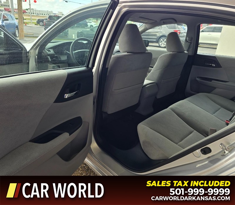 Honda Accord Sedan Vehicle Full-screen Gallery Image 9