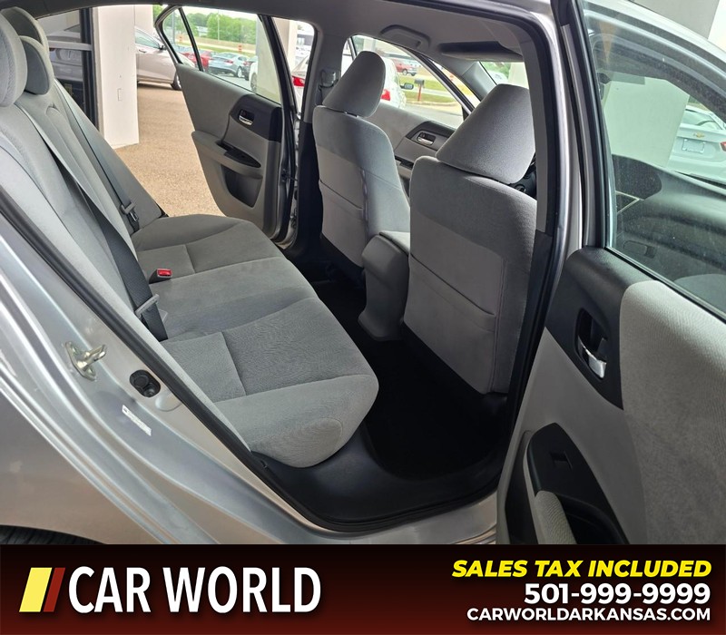 Honda Accord Sedan Vehicle Full-screen Gallery Image 12