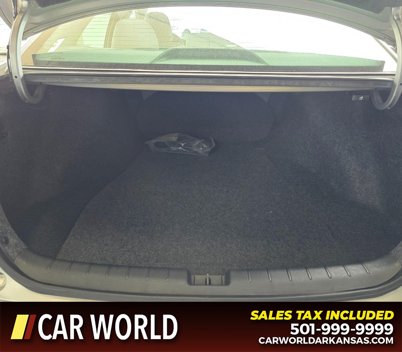 Honda Accord Sedan Vehicle Full-screen Gallery Image 13