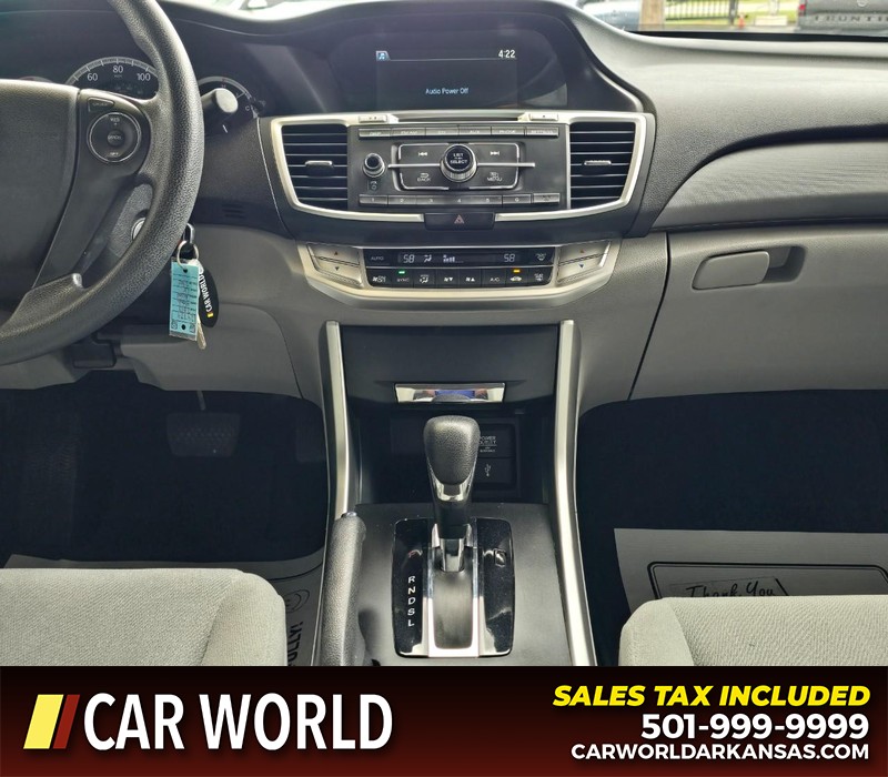 Honda Accord Sedan Vehicle Full-screen Gallery Image 17