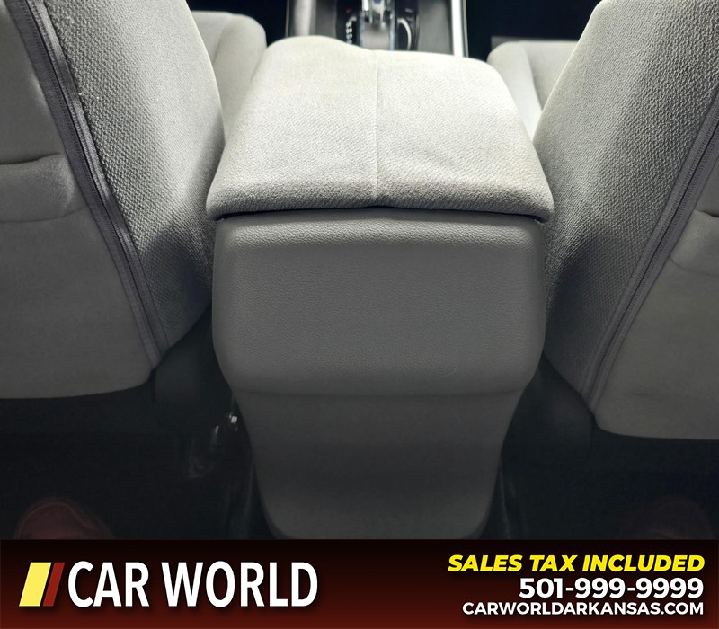 Honda Accord Sedan Vehicle Full-screen Gallery Image 19