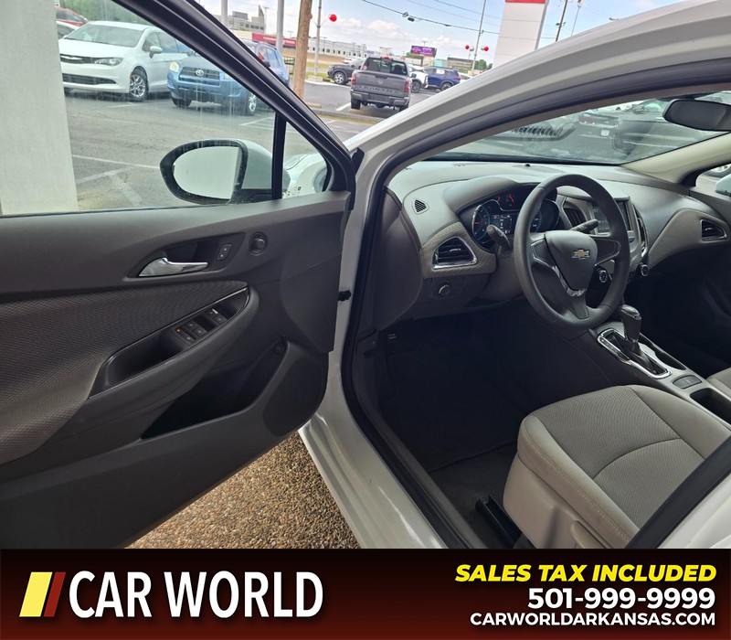 Chevrolet Cruze Vehicle Full-screen Gallery Image 7