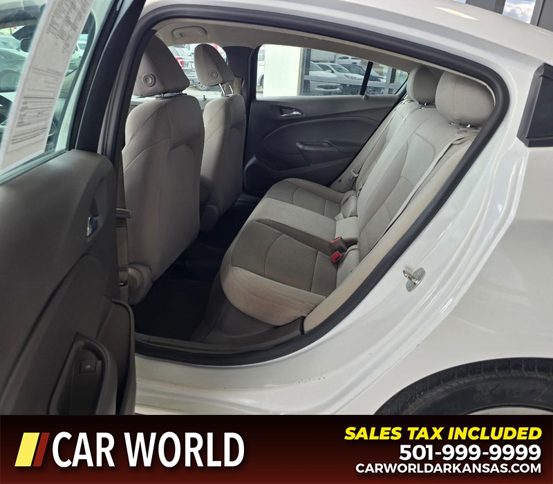 Chevrolet Cruze Vehicle Full-screen Gallery Image 10