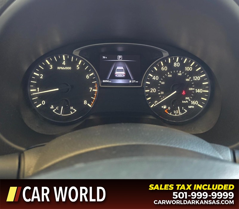 Nissan Altima Vehicle Full-screen Gallery Image 16