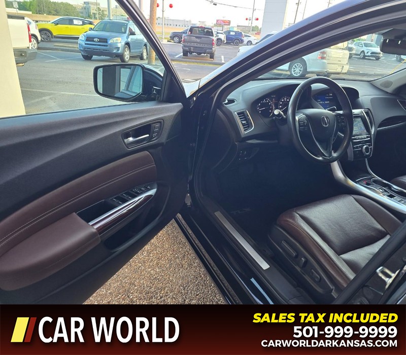 Acura TLX Vehicle Full-screen Gallery Image 7
