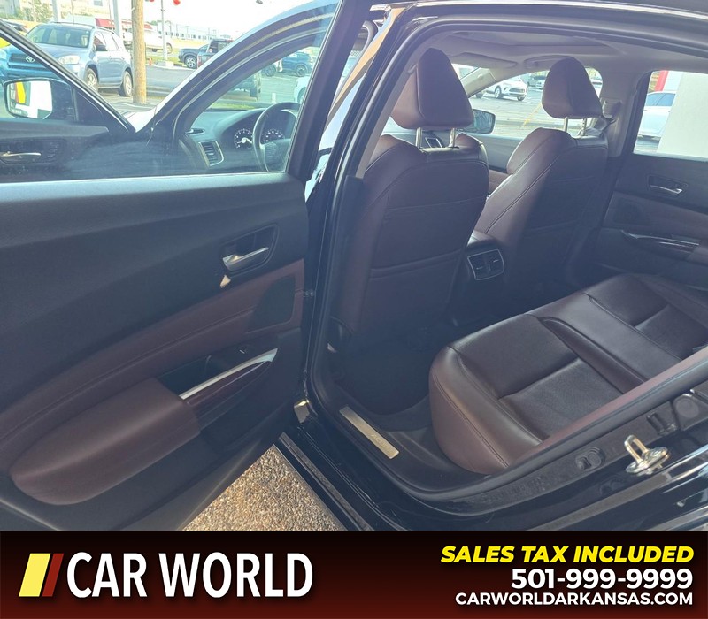 Acura TLX Vehicle Full-screen Gallery Image 9