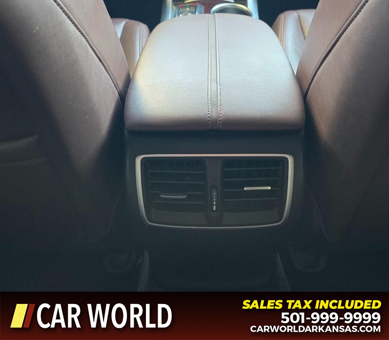 Acura TLX Vehicle Full-screen Gallery Image 20