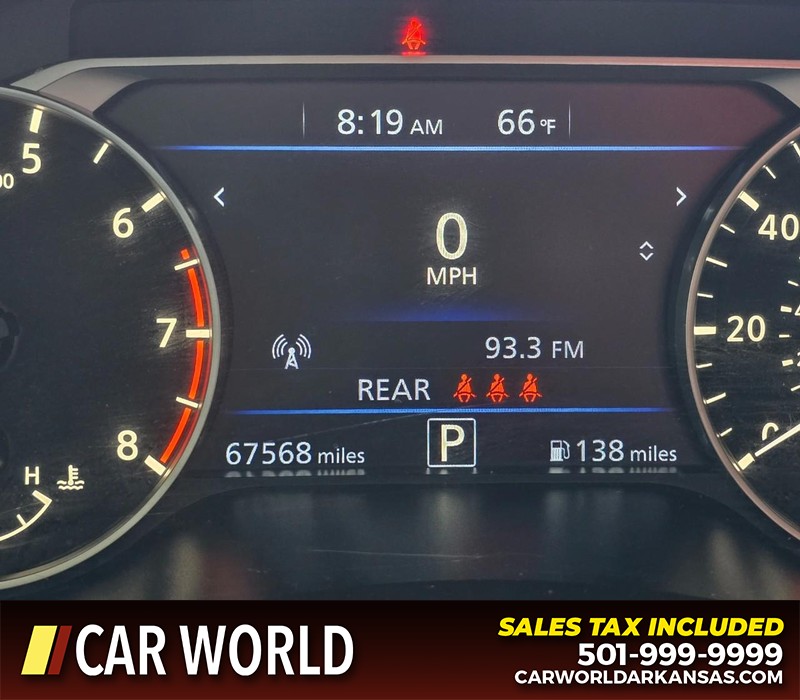 Nissan Altima Vehicle Full-screen Gallery Image 17