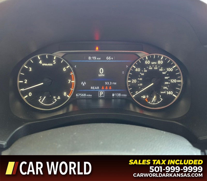 Nissan Altima Vehicle Full-screen Gallery Image 18