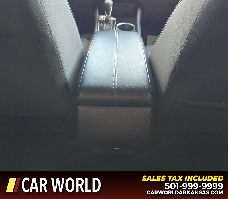 Nissan Altima Vehicle Full-screen Gallery Image 20