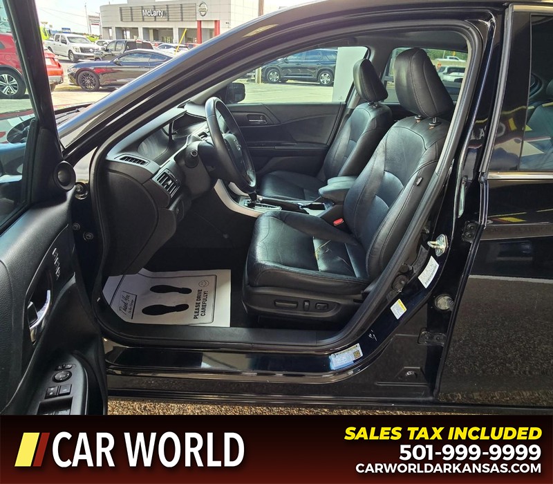 Honda Accord Sedan Vehicle Full-screen Gallery Image 8