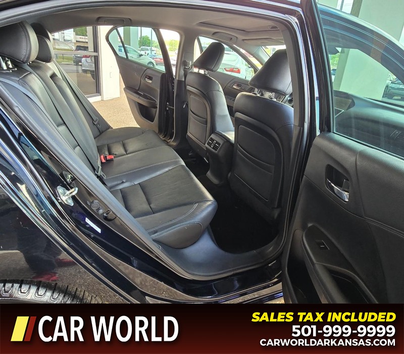 Honda Accord Sedan Vehicle Full-screen Gallery Image 12