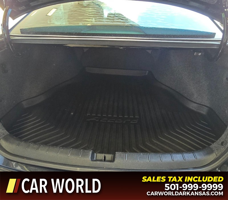 Honda Accord Sedan Vehicle Full-screen Gallery Image 13