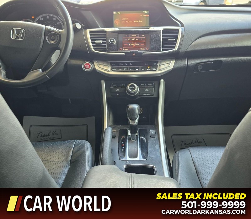 Honda Accord Sedan Vehicle Full-screen Gallery Image 17