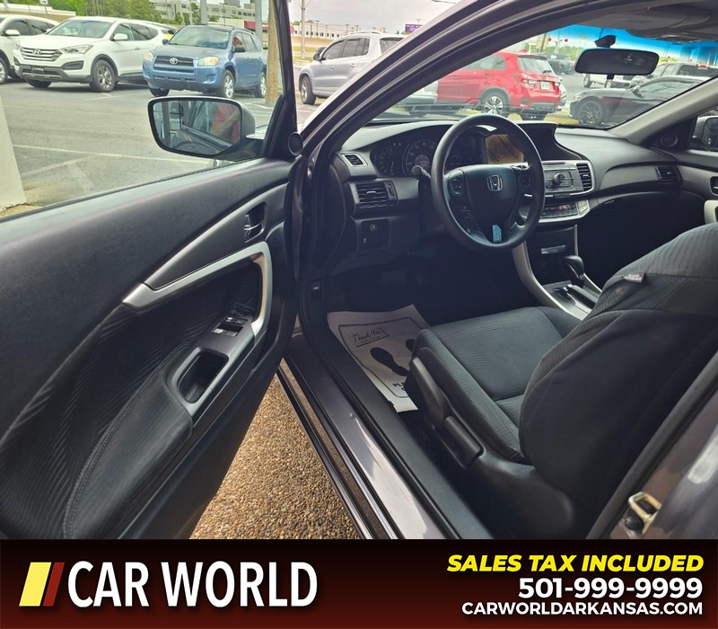 Honda Accord Coupe Vehicle Full-screen Gallery Image 7